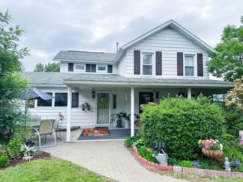 200 Church St, Clintonville, PA, 16372-9811 | Card Image