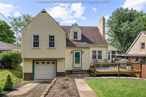 2526 Spring St, South Charleston, WV, 25303-2501 | Card Image