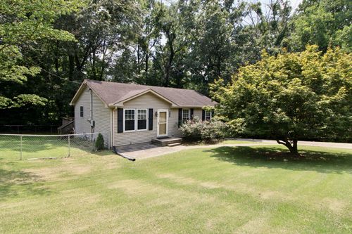 2153 Blakemore Dr, Clarksville, TN, 37040-7522 | Card Image