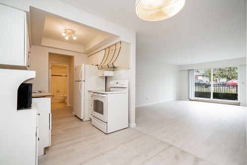 106-106 Essendene Ave, Abbotsford, BC, V2S6E7 | Card Image