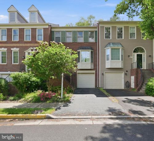 2009 Gervais Dr, FALLS CHURCH, VA, 22043-1676 | Card Image