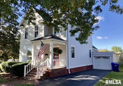 837 Beach St, Kewanee, IL, 61443-2705 | Card Image