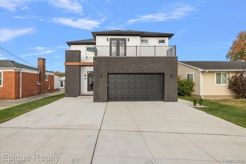 45951 Edgewater Dr, Chesterfield, MI, 48047-5324 | Card Image