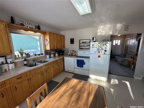 425 3rd St, Duck Lake, SK, S0K3R0 | Card Image