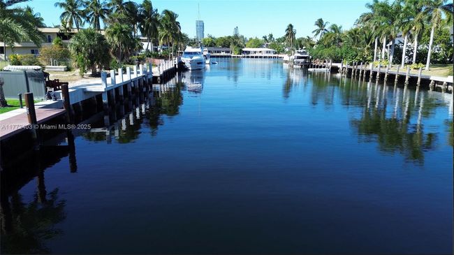 460 Holiday Dr, House other with 7 bedrooms, 10 bathrooms and null parking in Hallandale Beach FL | Image 24