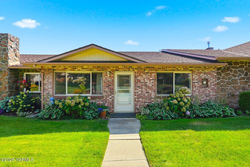 215 N 56th Ave, Yakima, WA, 98908-2872 | Card Image