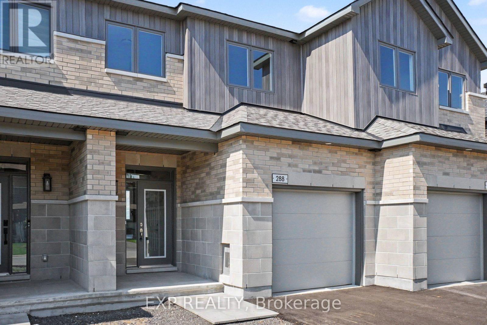 Residential Lease in Russell 2