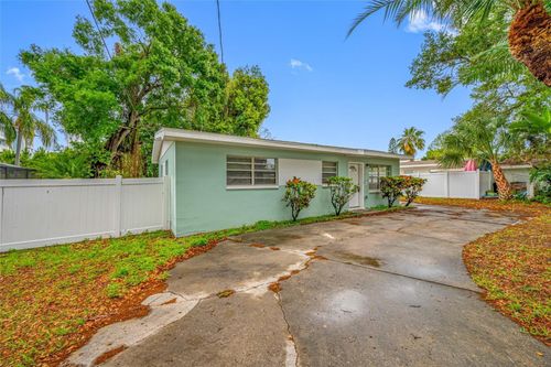 327 Barbara Cir, BELLEAIR, FL, 33756-1042 | Card Image