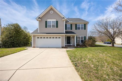 4002 Pepperbush Dr, Greensboro, NC, 27405-8210 | Card Image