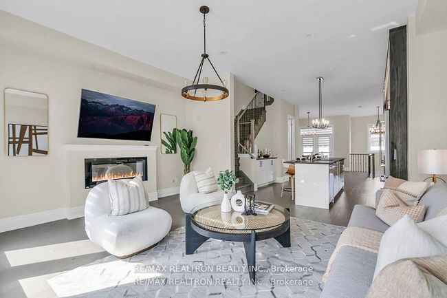 178 Golden Trail, House attached with 5 bedrooms, 4 bathrooms and 1 parking in Vaughan ON | Image 11