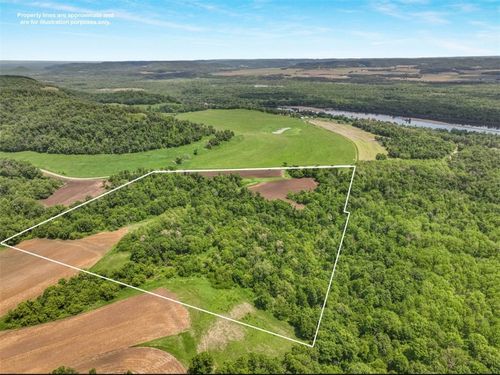 3953 Bear Pen Rd, ARKANSAW, WI, 54721 | Card Image