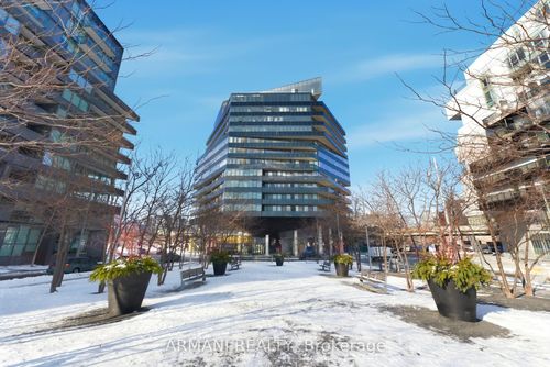 512-21 Lawren Harris Square, Toronto, ON, M5A1H7 | Card Image