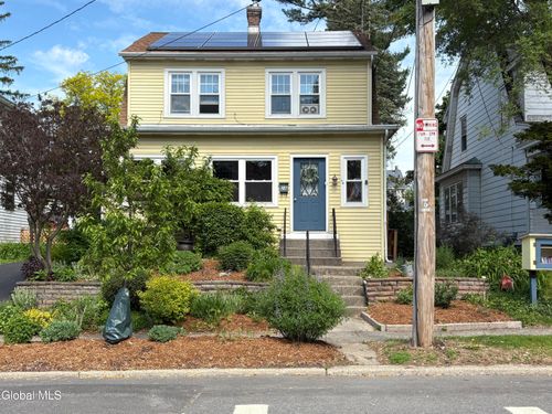 28 Eileen St, Albany, NY, 12203-2102 | Card Image