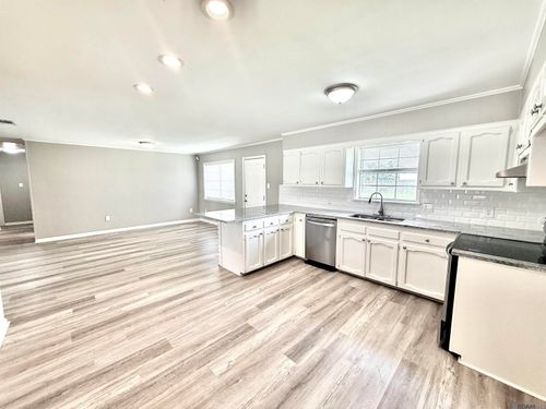 16820 Dahlgren Ave, Baton Rouge, LA, 70817 | Card Image