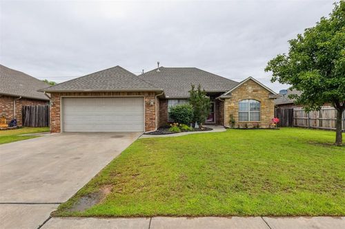 619 Sw 28th St, Moore, OK, 73160-2874 | Card Image