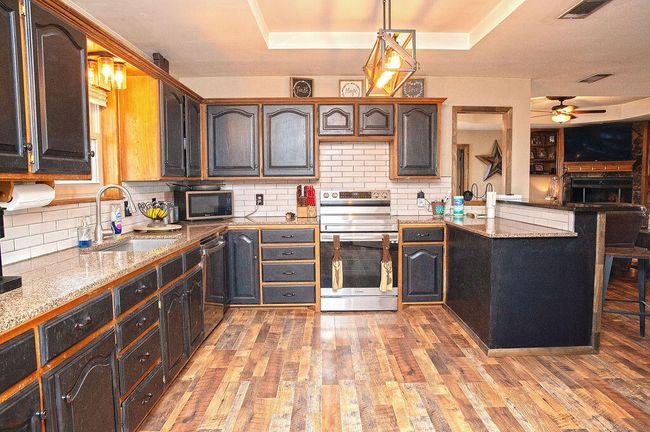 1560 State Highway 214, House other with 3 bedrooms, 3 bathrooms and null parking in Plains TX | Image 12