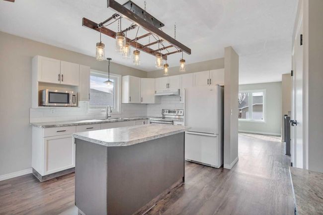 20 Fieldstone Boulevard, House other with 4 bedrooms, 3 bathrooms and 4 parking in Lacombe AB | Image 4