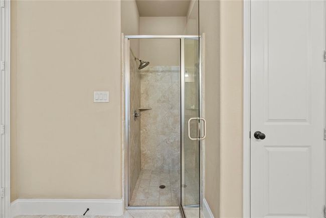 Primary shower. | Image 30