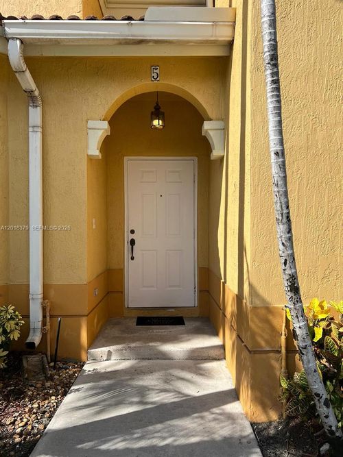 5-42-10777 Nw 84th Ln, Doral, FL, 33178-5201 | Card Image
