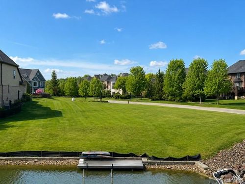 10401 Sandpiper Court, Green Oak Township, MI, 48178 | Card Image