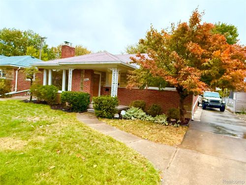 20207 Chalon St, Saint Clair Shores, MI, 48080-2232 | Card Image