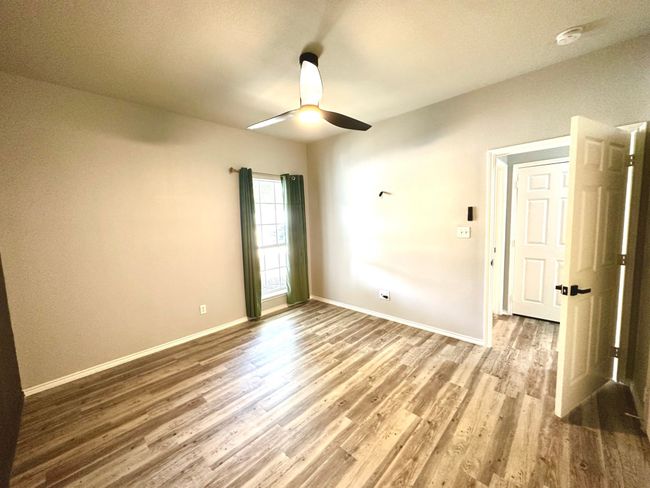 901 Se 10 Th St, Home with 3 bedrooms, 2 bathrooms and null parking in Grand Prairie TX | Image 13