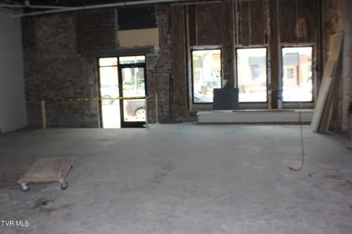 329 Commerce St, Kingsport, TN, 37660-4320 | Card Image