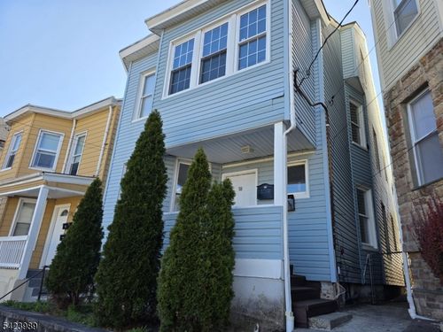 18 Michigan Ave, Paterson, NJ, 07503-1806 | Card Image