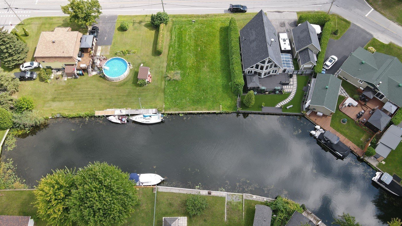 Land in Saint-Zotique 3