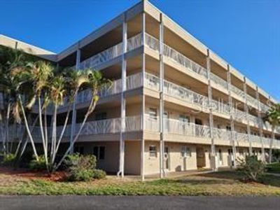 302 - 9950 62nd Terrace N, Condo with 1 bedrooms, 1 bathrooms and null parking in St Petersburg FL | Image 1