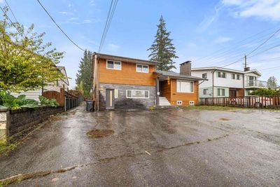 805 Poirier St, House other with 6 bedrooms, 3 bathrooms and 4 parking in Coquitlam BC | Image 2