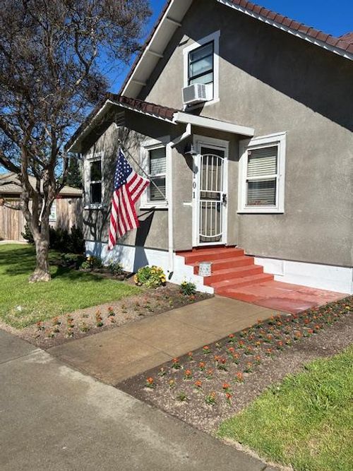 101 W Tokay Street, Lodi, CA, 95240 | Card Image