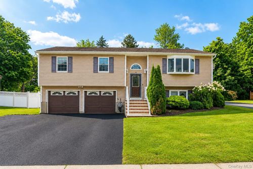 35 Newbury St, Monroe, NY, 10950-1532 | Card Image