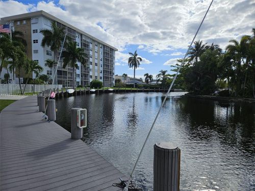 apt-405-3000 Ne 16th Ave, Oakland Park, FL, 33334-5216 | Card Image