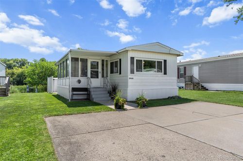 29634 Carousel St, Novi, MI, 48377-2110 | Card Image