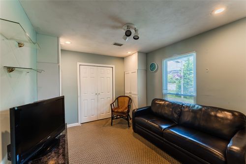 unit-128-100 Baker Ct, Island Park, NY, 11558-2273 | Card Image