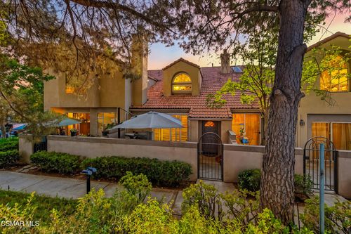 22203 Shadow Valley Cir, Chatsworth, CA, 91311 | Card Image