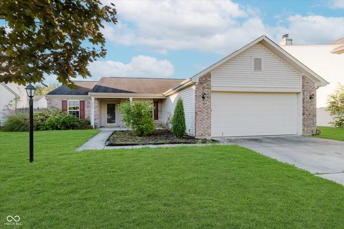 7831 Fox Glen Dr, Indianapolis, IN, 46239-8585 | Card Image