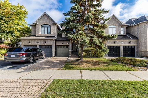 2115 Pinevalley Cres, Oakville, ON, L6H6L8 | Card Image