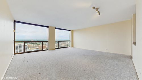 apt-2815-4343 Clarendon Ave, Chicago, IL, 60613-6508 | Card Image