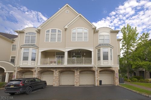 618 Kensington Ln, Livingston, NJ, 07039-8248 | Card Image
