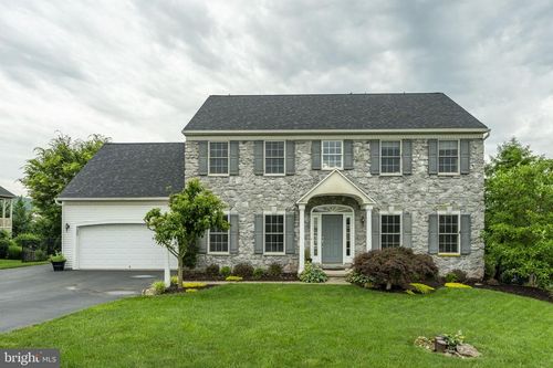 4 Surrey Dr, STEVENS, PA, 17578-9361 | Card Image