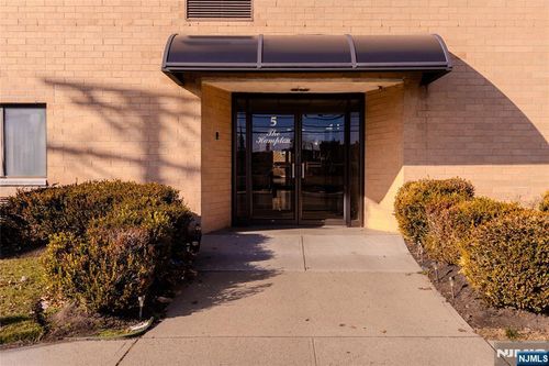 5 Linden St, Hackensack, NJ, 07601-3500 | Card Image