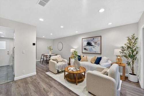 h-225 Red Oak Dr, Sunnyvale, CA, 94086 | Card Image