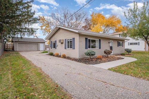 1904 S Johnson St, Mt Pleasant, MI, 48858-4407 | Card Image