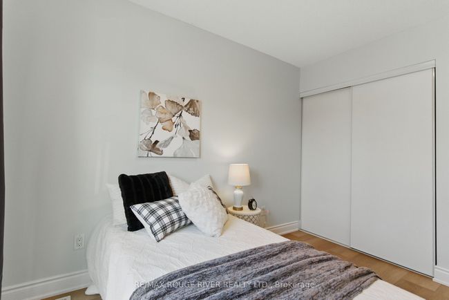4 Prospect Way, House attached with 3 bedrooms, 3 bathrooms and 1 parking in Whitby ON | Image 34