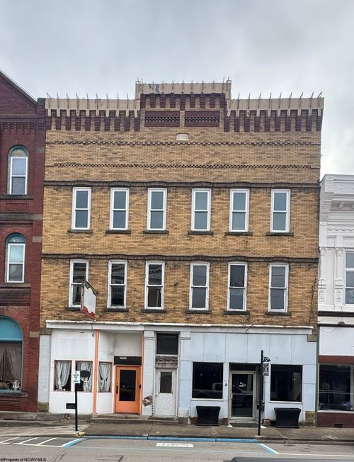 134-132 Main Ave, Weston, WV, 26452-1945 | Card Image
