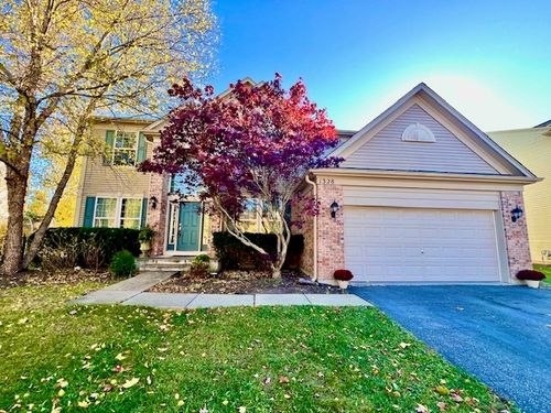 1328 Blue Heron Cir, Antioch, IL, 60002-6401 | Card Image
