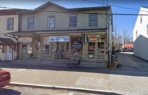 6 Union St, Montgomery, NY, 12549-1017 | Card Image