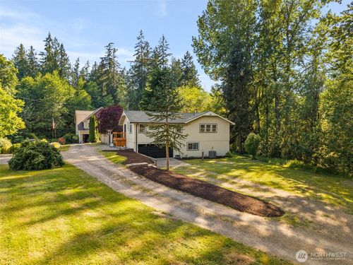 395 Nw Blomster Way, Poulsbo, WA, 98370-7066 | Card Image